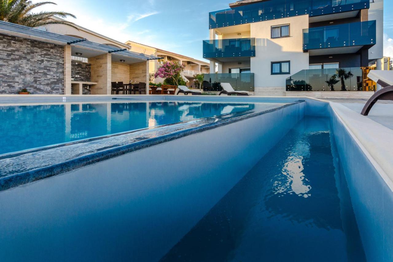 Resort Mirakul วีร์ ภายนอก รูปภาพ